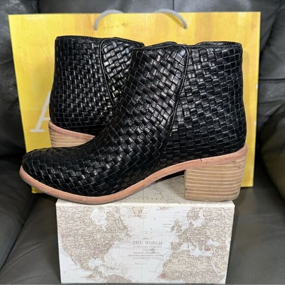 Anthro Kelsi Dagger 8.5 Black Criss Cross Leather Stack Block Heel Ankle Booties - Picture 5 of 10